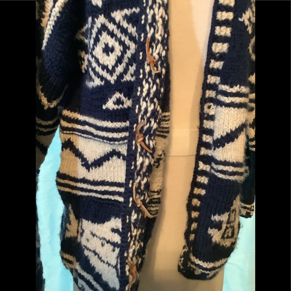 Handmade sweater 100% Wool w/pockets, fish pattern - Picture 5 of 6